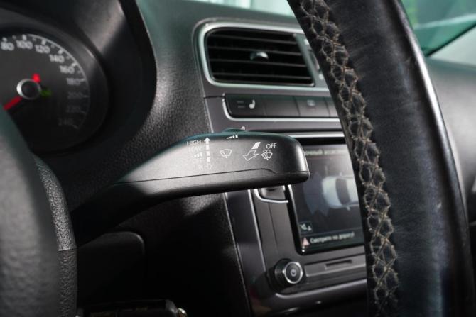 Volkswagen Polo V Рестайлинг с пробегом 2019 года, цена 1 139 000 рублей, 147051 км, седан, Автокод Объявления