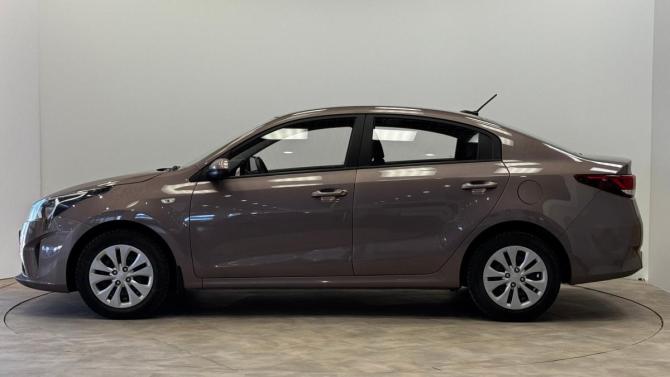 Kia Rio IV Рестайлинг с пробегом 2021 года, цена 1 615 000 рублей, 34151 км, седан, Автокод Объявления