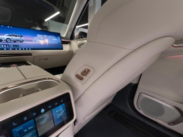 Lynk &amp; Co 900 с пробегом 2025 года, цена 7 500 000 рублей, 8500 км, внедорожник, Автокод Объявления