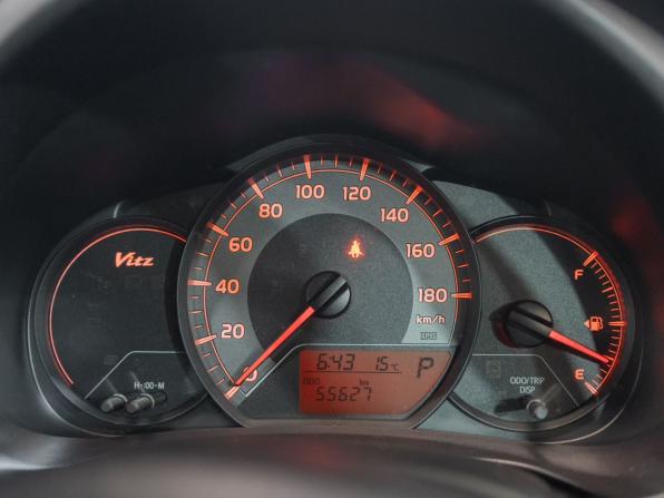 Toyota Vitz III (XP130) Рестайлинг 2 с пробегом 2017 года, цена 1 115 000 рублей, 55627 км, хэтчбек, Автокод Объявления