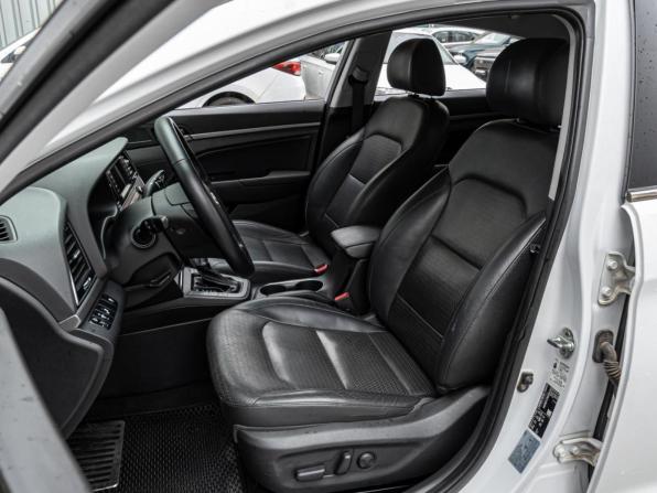 Hyundai Elantra VI (AD) с пробегом 2017 года, цена 1 625 000 рублей, 117099 км, седан, Автокод Объявления