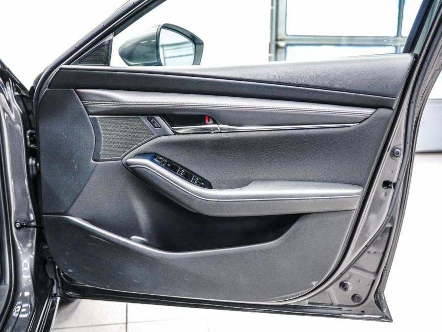 Mazda 3 IV (BP) Красноярск  - изображение 10