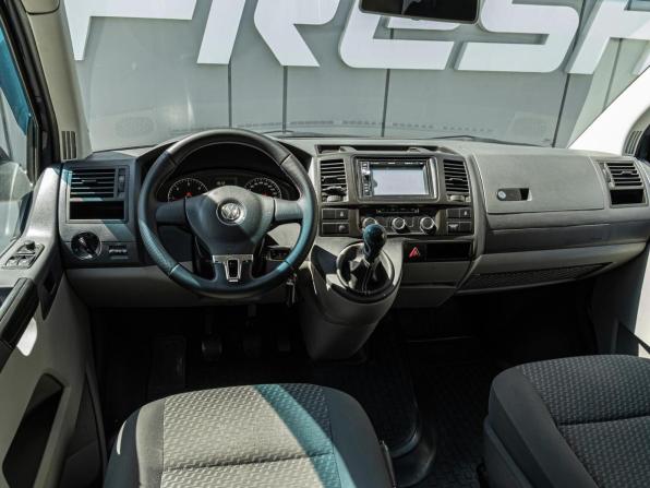 Volkswagen Caravelle T5 Рестайлинг с пробегом 2013 года, цена 2 135 000 рублей, 300375 км, минивэн, Автокод Объявления