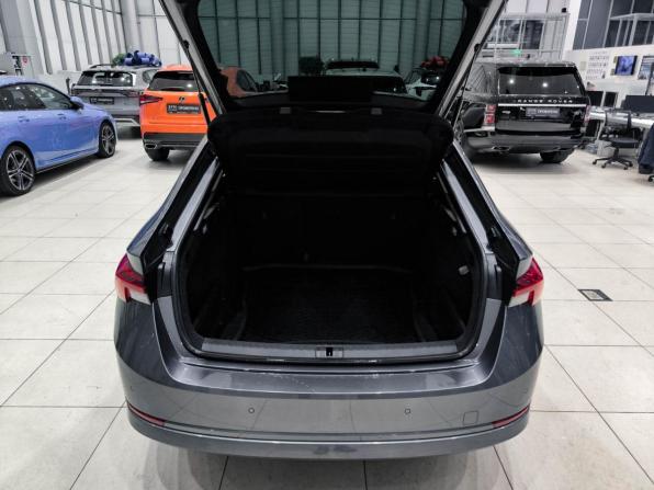 Skoda Octavia IV (A8) с пробегом 2021 года, цена 2 070 000 рублей, 132240 км, лифтбек, Автокод Объявления