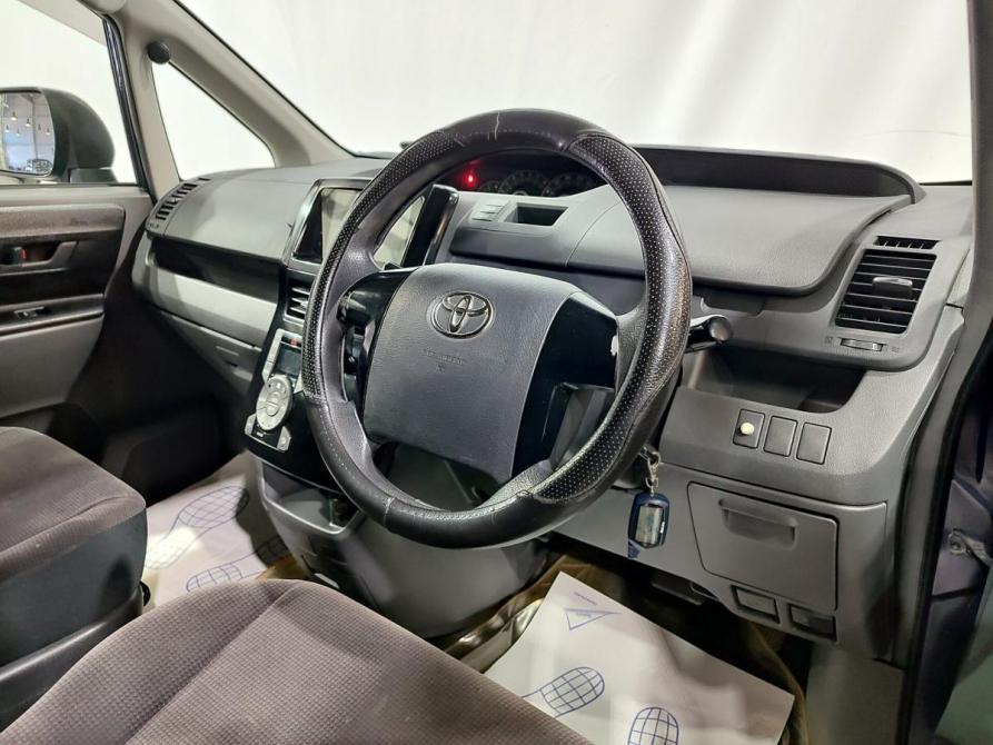 Toyota Voxy II (R70) Нижневартовск  - изображение 13