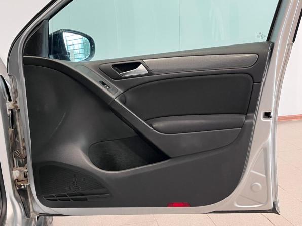 Volkswagen Golf VI с пробегом 2012 года, цена 899 000 рублей, 237015 км, хэтчбек, Автокод Объявления