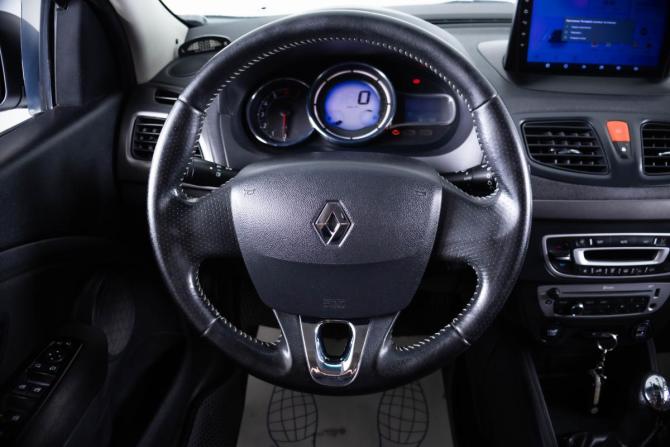 Renault Fluence I Рестайлинг с пробегом 2014 года, цена 899 000 рублей, 223000 км, седан, Автокод Объявления