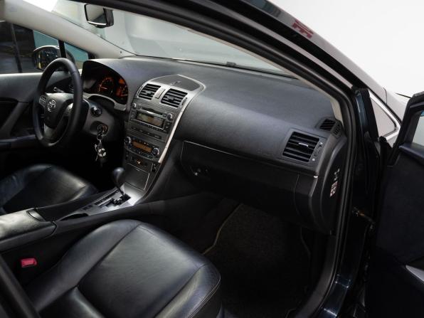 Toyota Avensis III с пробегом 2010 года, цена 970 000 рублей, 267329 км, седан, Автокод Объявления