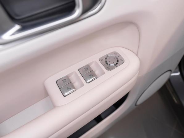 Li Auto (Lixiang) L6 с пробегом 2024 года, цена 6 500 000 рублей, 50 км, внедорожник, Автокод Объявления