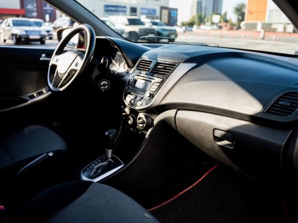 Hyundai Solaris I с пробегом 2014 года, цена 980 000 рублей, 175400 км, седан, Автокод Объявления