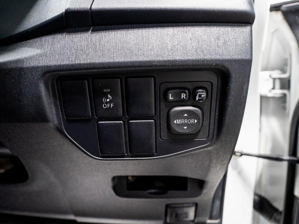 Toyota Prius III Рестайлинг (XW30) с пробегом 2014 года, цена 1 180 000 рублей, 189000 км, лифтбек, Автокод Объявления