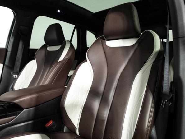 Geely Monjaro I с пробегом 2023 года, цена 2 999 000 рублей, 48001 км, внедорожник, Автокод Объявления