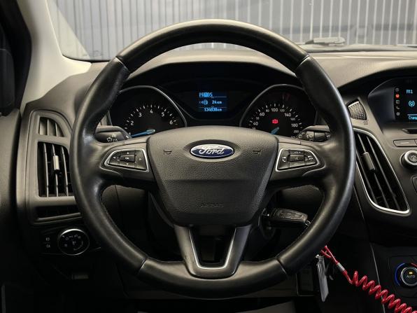 Ford Focus III Рестайлинг с пробегом 2017 года, цена 1 077 000 рублей, 134038 км, хэтчбек, Автокод Объявления