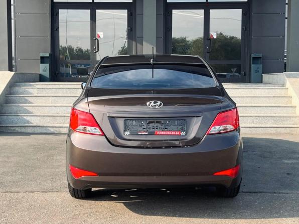 Hyundai Solaris I Рестайлинг с пробегом 2016 года, цена 900 000 рублей, 139000 км, седан, Автокод Объявления