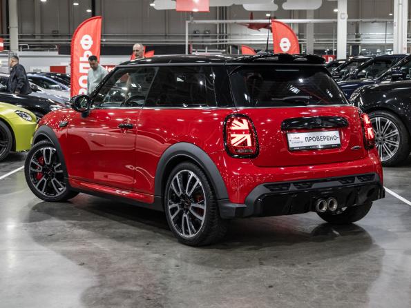 Mini Hatch III (F55/F56) Рестайлинг 2 с пробегом 2021 года, цена 3 299 700 рублей, 79207 км, хэтчбек, Автокод Объявления