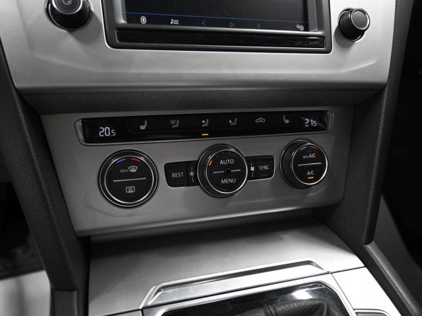 Volkswagen Passat B8 с пробегом 2017 года, цена 1 745 000 рублей, 127281 км, седан, Автокод Объявления