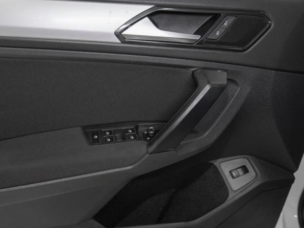 Volkswagen Tiguan II с пробегом 2017 года, цена 1 995 000 рублей, 248875 км, внедорожник, Автокод Объявления
