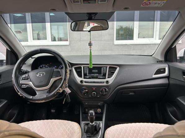 Hyundai Solaris II с пробегом 2019 года, цена 1 325 000 рублей, 120600 км, седан, Автокод Объявления