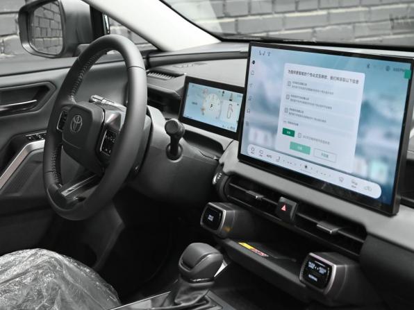 Toyota RAV4 VI (XA60) с пробегом 2026 года, цена 4 290 000 рублей, 35 км, внедорожник, Автокод Объявления