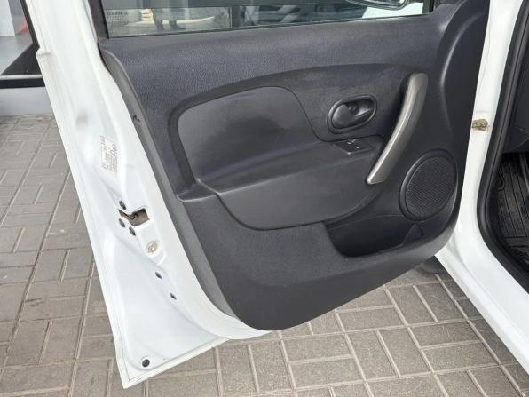 Renault Logan II Рестайлинг с пробегом 2019 года, цена 590 999 рублей, 152117 км, седан, Автокод Объявления