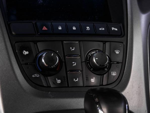 Opel Astra J Рестайлинг с пробегом 2013 года, цена 870 000 рублей, 203523 км, хэтчбек, Автокод Объявления