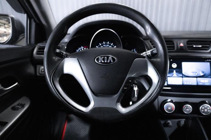 Kia Rio III Рестайлинг с пробегом 2016 года, цена 990 000 рублей, 173886 км, седан, Автокод Объявления