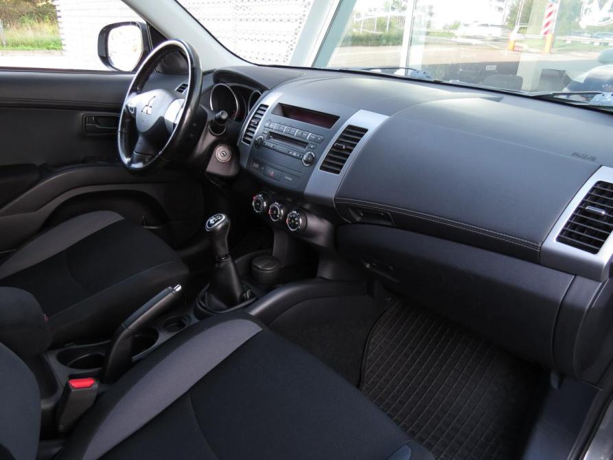 Mitsubishi Outlander II Рестайлинг Санкт-Петербург  - изображение 6