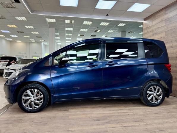 Honda Freed I с пробегом 2010 года, цена 1 220 000 рублей, 212000 км, компактвэн, Автокод Объявления