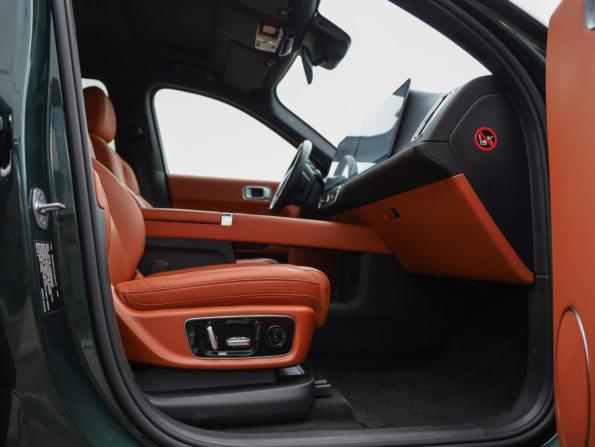 Li Auto (Lixiang) L9 I с пробегом 2023 года, цена 4 999 000 рублей, 84821 км, внедорожник, Автокод Объявления