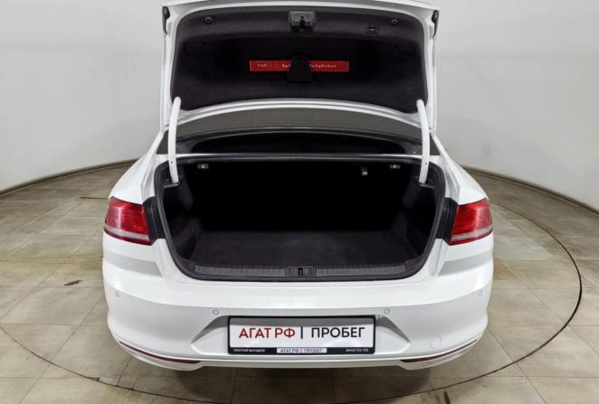 Volkswagen Passat B8 с пробегом 2017 года, цена 1 580 000 рублей, 279300 км, седан, Автокод Объявления