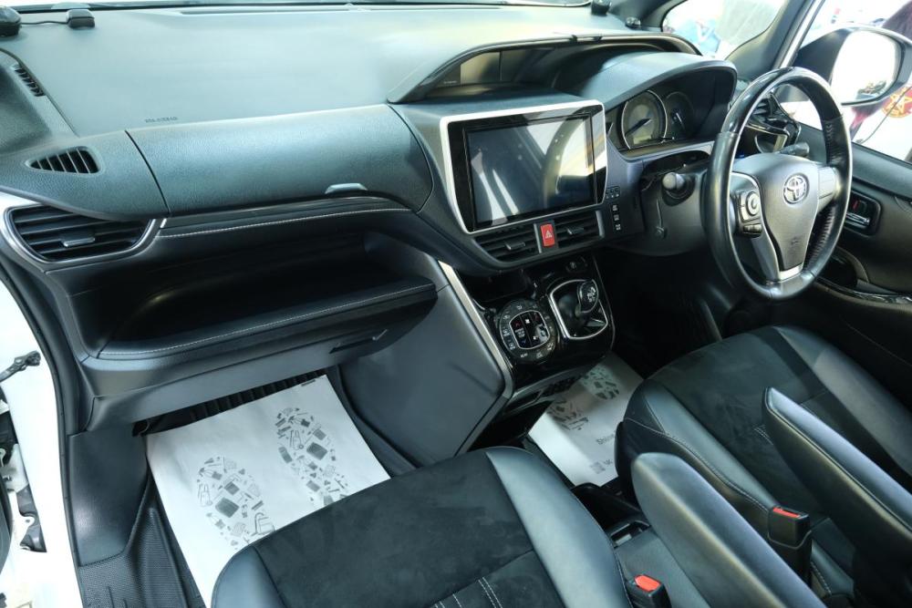 Toyota Esquire I Рестайлинг Омск  - изображение 18