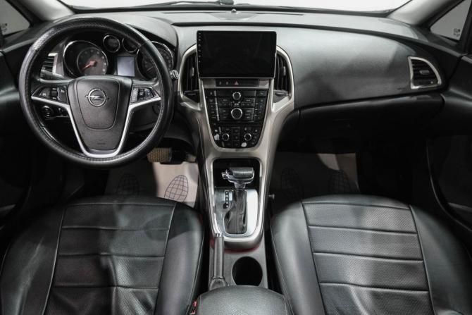 Opel Astra J Рестайлинг с пробегом 2011 года, цена 849 000 рублей, 200000 км, хэтчбек, Автокод Объявления