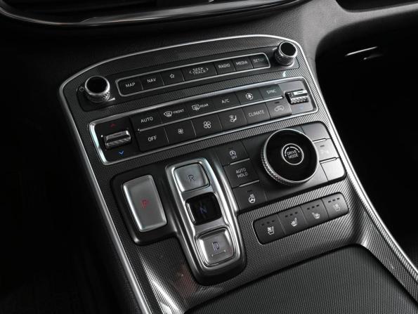 Hyundai Santa Fe IV Рестайлинг с пробегом 2021 года, цена 3 689 000 рублей, 60816 км, внедорожник, Автокод Объявления