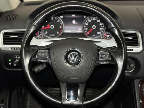 Volkswagen Touareg II Рестайлинг с пробегом 2015 года, цена 2 999 000 рублей, 131754 км, внедорожник, Автокод Объявления