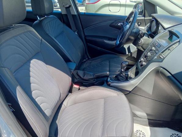 Opel Astra J Рестайлинг с пробегом 2013 года, цена 715 000 рублей, 116890 км, хэтчбек, Автокод Объявления