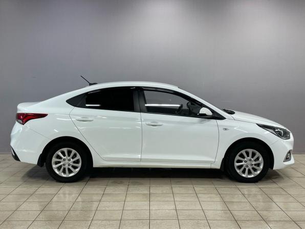 Hyundai Solaris II с пробегом 2018 года, цена 1 330 000 рублей, 128786 км, седан, Автокод Объявления
