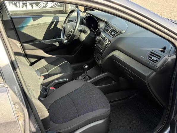 Kia Rio III Рестайлинг с пробегом 2017 года, цена 1 381 000 рублей, 43156 км, седан, Автокод Объявления