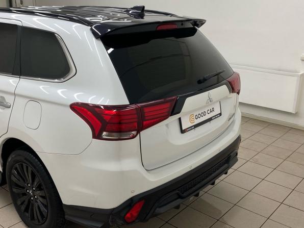 Mitsubishi Outlander III Рестайлинг 3 с пробегом 2022 года, цена 3 850 000 рублей, 900 км, внедорожник, Автокод Объявления