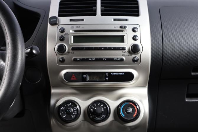 Toyota Urban Cruiser I с пробегом 2009 года, цена 949 000 рублей, 165147 км, хэтчбек, Автокод Объявления