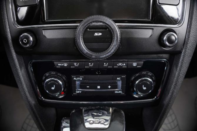 Skoda Superb II с пробегом 2011 года, цена 1 049 000 рублей, 301200 км, лифтбек, Автокод Объявления