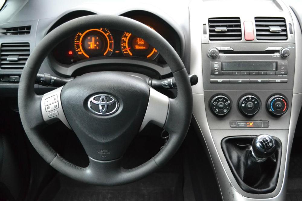 Toyota Auris I Старый Оскол  - изображение 12