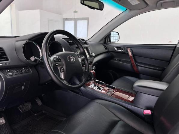 Toyota Highlander II (XU40) Рестайлинг с пробегом 2010 года, цена 2 190 000 рублей, 102444 км, внедорожник, Автокод Объявления