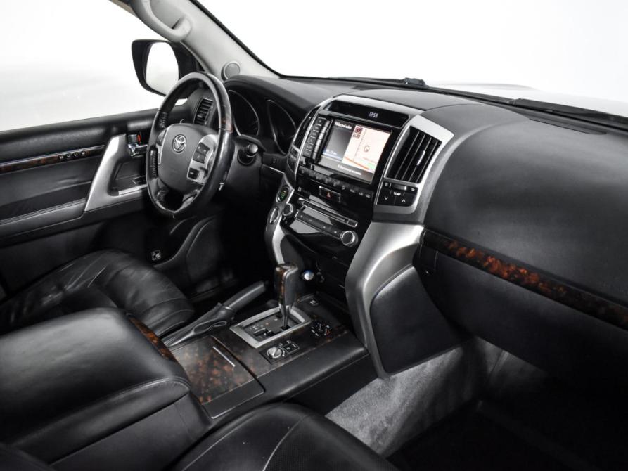 Toyota Land Cruiser 200 Series Рестайлинг 1 Санкт-Петербург  - изображение 16