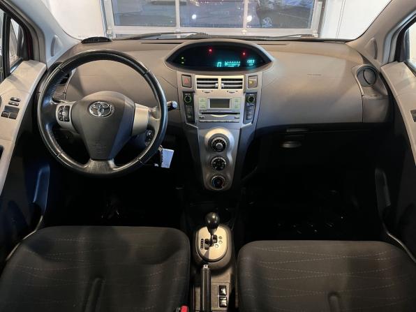 Toyota Yaris II с пробегом 2008 года, цена 462 600 рублей, 177087 км, хэтчбек, Автокод Объявления