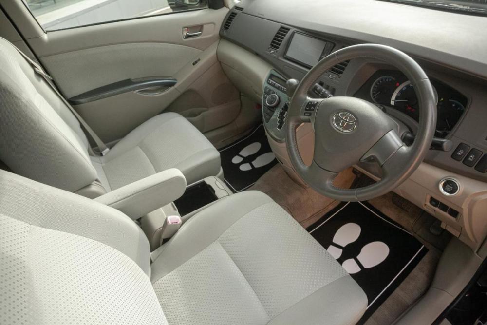 Toyota ISis I Рестайлинг Иркутск  - изображение 9