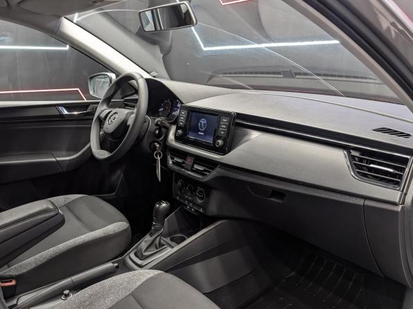 Skoda Rapid II с пробегом 2021 года, цена 1 550 000 рублей, 97370 км, лифтбек, Автокод Объявления