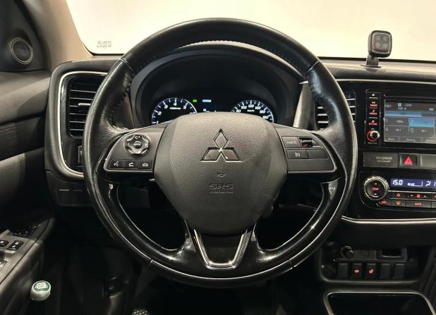 Mitsubishi Outlander III Рестайлинг 2 с пробегом 2017 года, цена 1 549 000 рублей, 189960 км, внедорожник, Автокод Объявления