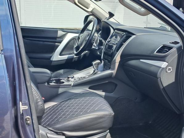 Mitsubishi Pajero Sport III с пробегом 2018 года, цена 2 490 000 рублей, 180434 км, внедорожник, Автокод Объявления