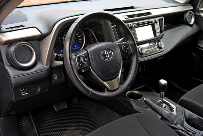 Toyota RAV4 IV (XA40) Рестайлинг с пробегом 2015 года, цена 2 631 900 рублей, 181327 км, внедорожник, Автокод Объявления