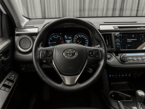 Toyota RAV4 IV (XA40) Рестайлинг с пробегом 2018 года, цена 2 850 000 рублей, 38000 км, внедорожник, Автокод Объявления